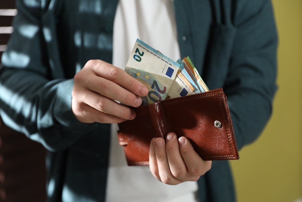 Naslovna fotografija članka Kaj se šteje v plačo in kaj se izplača posebej?